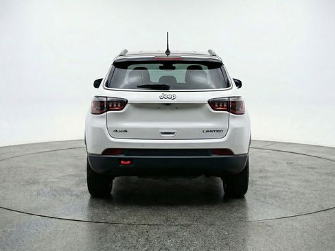 Used 2025 Jeep Compass Trailhawk AWD/4WD image 7