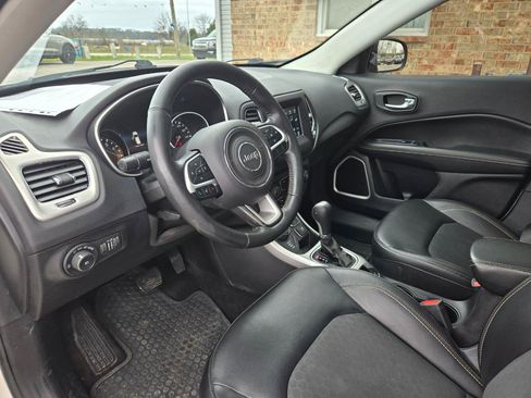 Used 2019 Jeep Compass Latitude w/ Popular Equipment Group AWD/4WD image 18