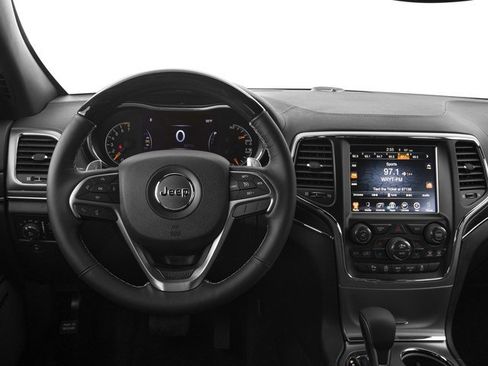 Used 2017 Jeep Grand Cherokee Overland w/ Mopar Chrome Edition Group AWD/4WD image 10