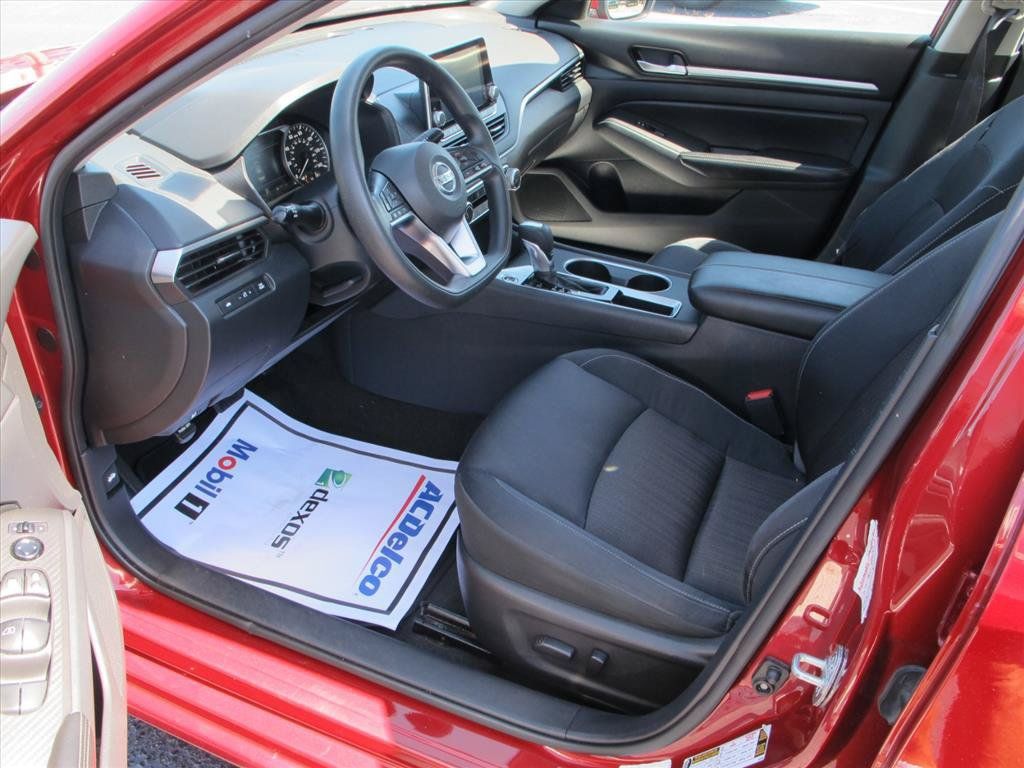 Used 2022 Nissan Altima 2.5 SV FWD image 10