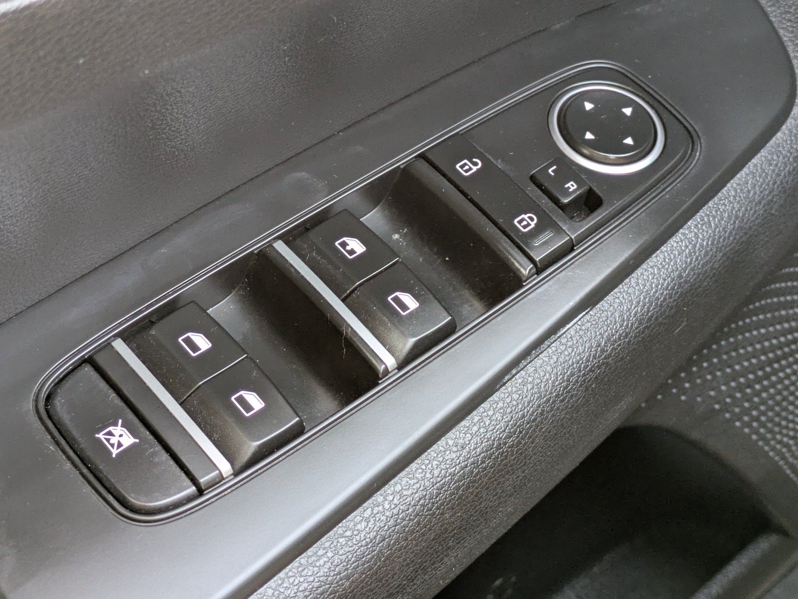 Certified 2024 Kia Forte LXS FWD image 16