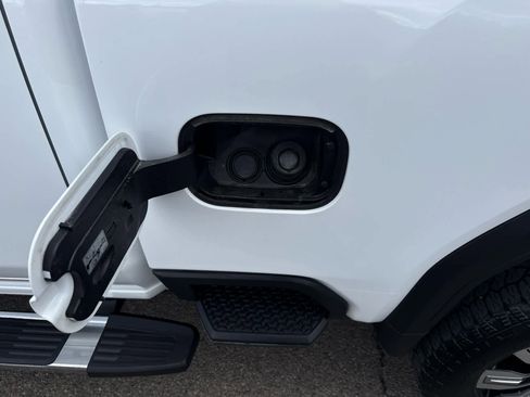 Used 2024 GMC Sierra 2500 Denali w/ Denali Reserve Package image 12