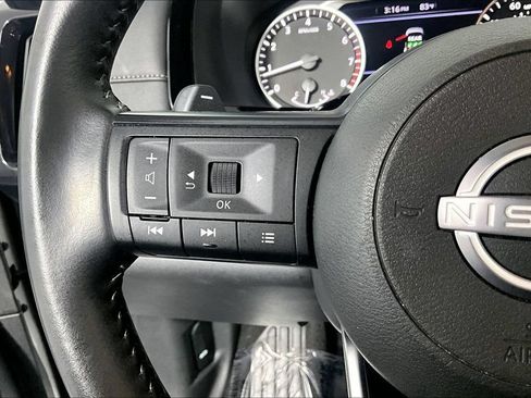 Used 2025 Nissan Pathfinder SV FWD image 18