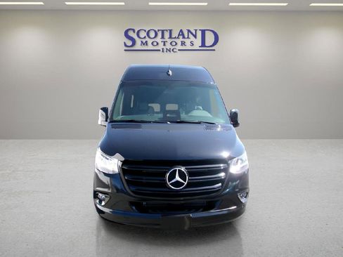 Used 2025 Mercedes-Benz Sprinter 2500 image 3