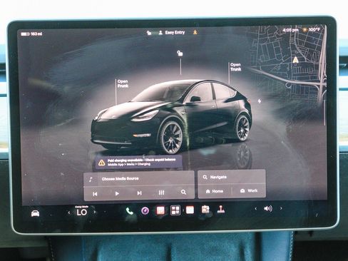 Used 2022 Tesla Model Y Long Range AWD/4WD image 15