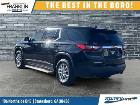 Used 2021 Chevrolet Traverse LS image 3