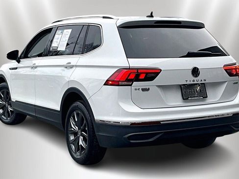 Used 2022 Volkswagen Tiguan SE image 4