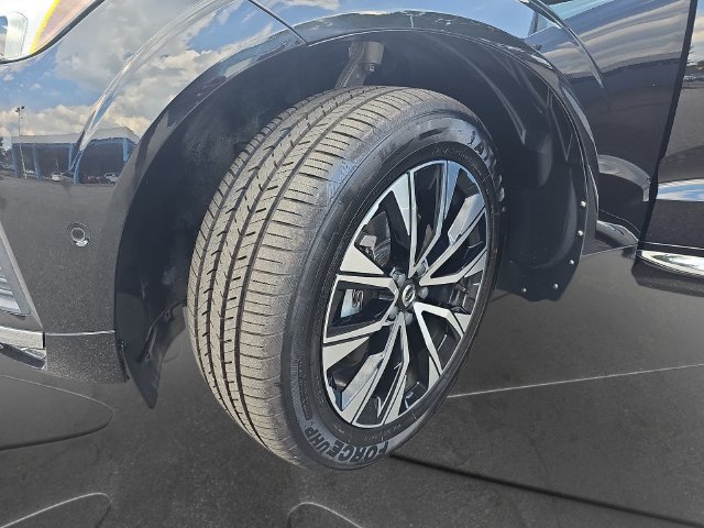 Used 2021 Volvo V60 T5 Cross Country AWD/4WD image 38