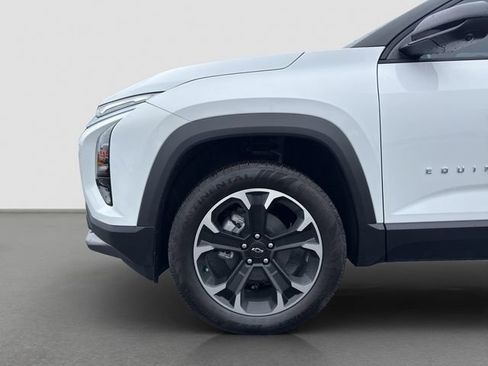New 2026 Chevrolet Equinox LT w/ Convenience Package II FWD image 16