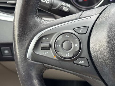 Used 2020 Buick Enclave Premium w/ LPO, Luxury Package image 18