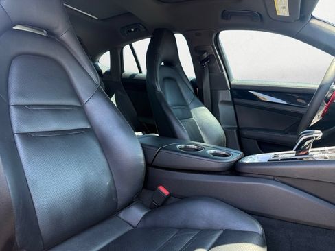 Used 2018 Porsche Panamera RWD image 15