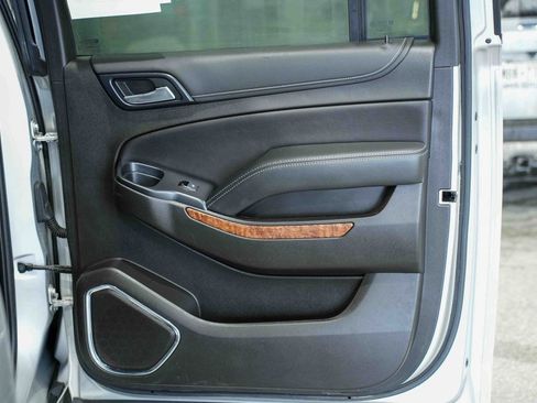 Used 2019 Chevrolet Suburban Premier image 20