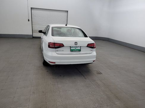 Used 2017 Volkswagen Jetta SEL FWD image 6