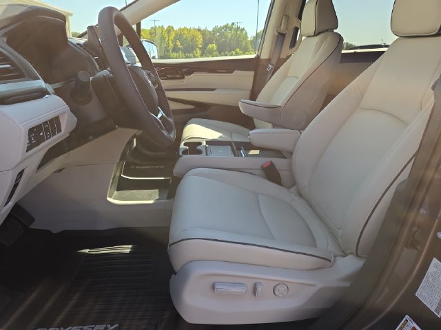 New 2027 Honda Odyssey Touring image 5