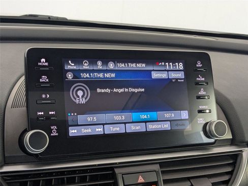 Used 2020 Honda Accord Touring image 17