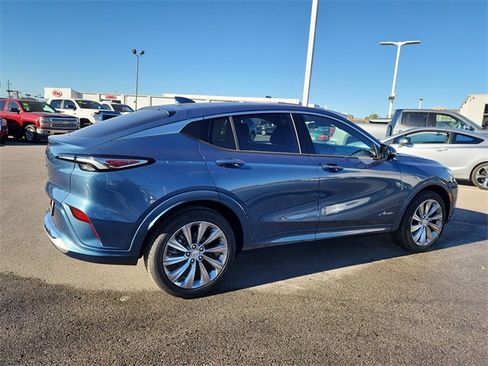 New 2026 Buick Envista Avenir image 2