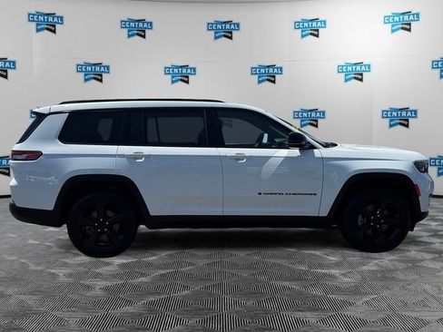 Used 2023 Jeep Grand Cherokee L Laredo AWD/4WD image 7