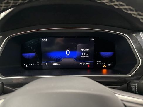 Used 2023 Volkswagen Tiguan SE image 34