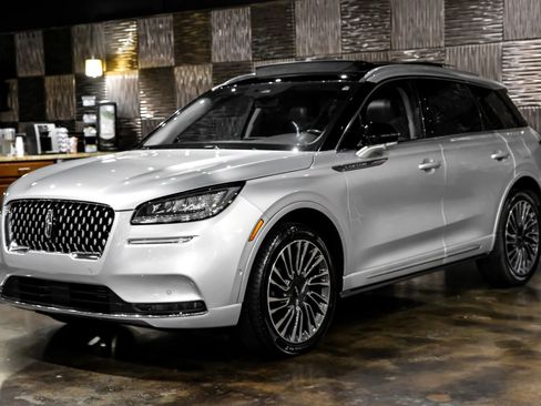 Used 2020 Lincoln Corsair Reserve w/ Equipment Group 201A image 9