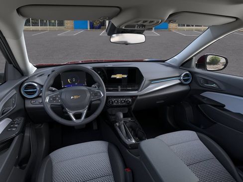 New 2026 Chevrolet Trax LT w/ Sunroof Package FWD image 15