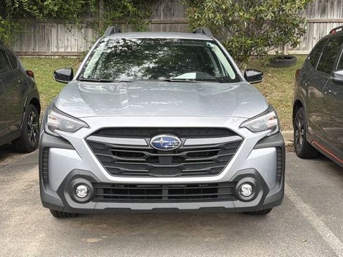 Used 2025 Subaru Outback Premium AWD/4WD image 2