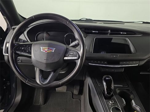 Used 2020 Cadillac XT4 Premium Luxury image 9