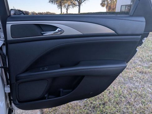 Used 2018 Lincoln MKZ Premiere image 12