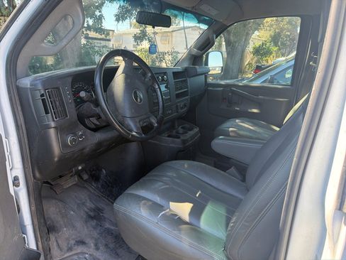 Used 2021 GMC Savana 2500 w/ Driver Convenience Package image 5