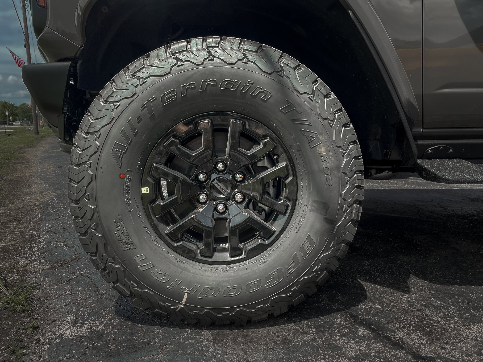New 2026 Ford Bronco Raptor w/ Interior Carbon Fiber Pack AWD/4WD image 21