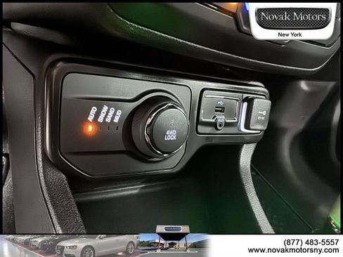 Used 2023 Jeep Renegade Limited AWD/4WD image 23