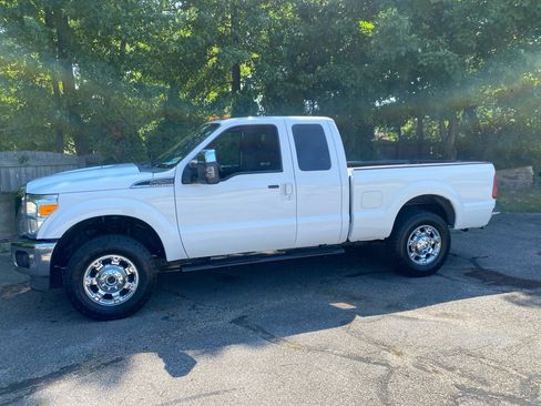 Used 2013 Ford F250 Lariat w/ Chrome Pkg AWD/4WD image 2