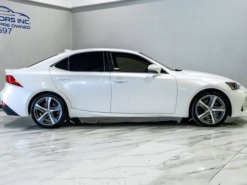 Used 2017 Lexus IS 200t w/ Premium Package RWD image 9