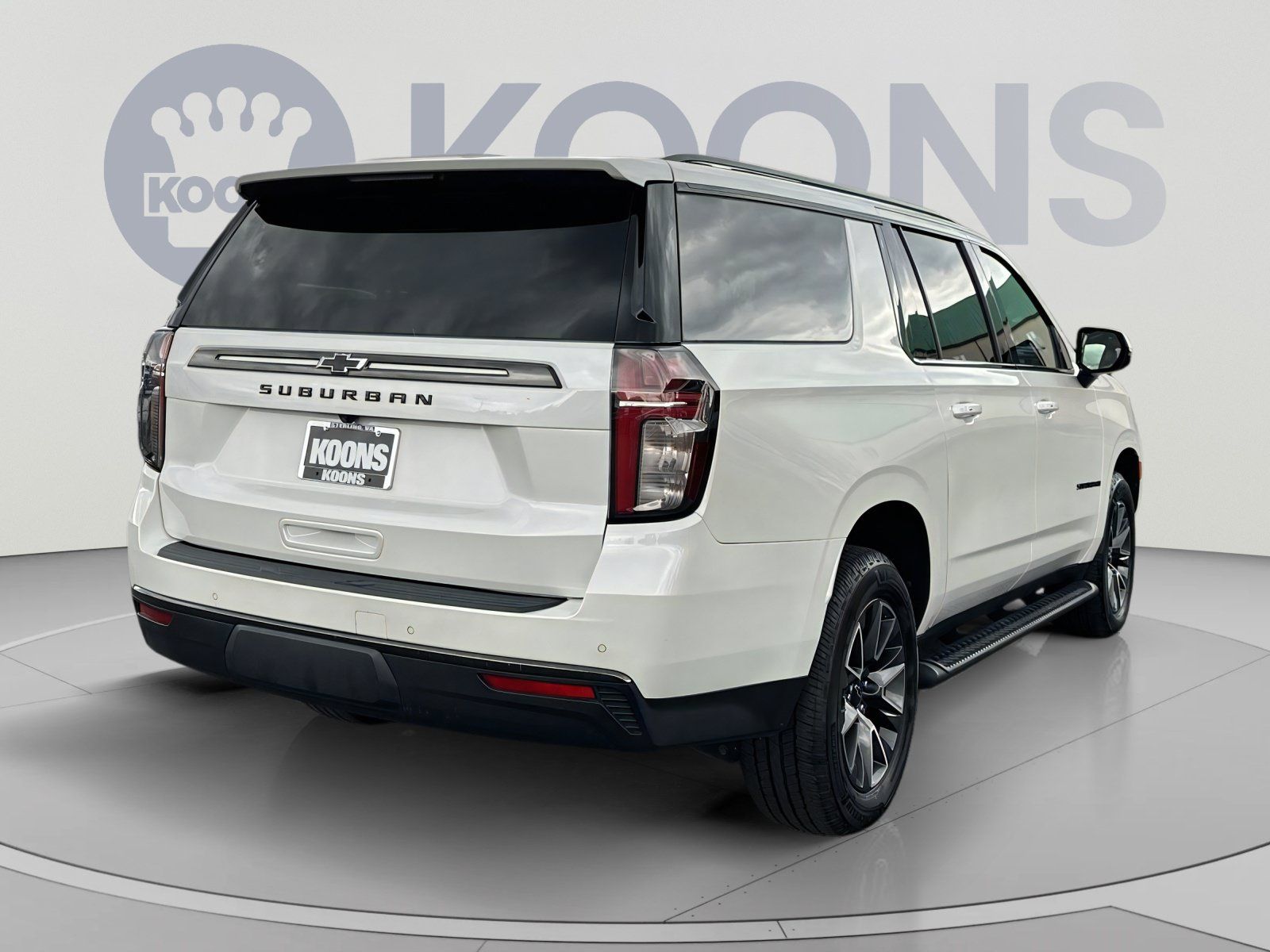 Used 2021 Chevrolet Suburban Z71 w/ Luxury Package AWD/4WD image 11