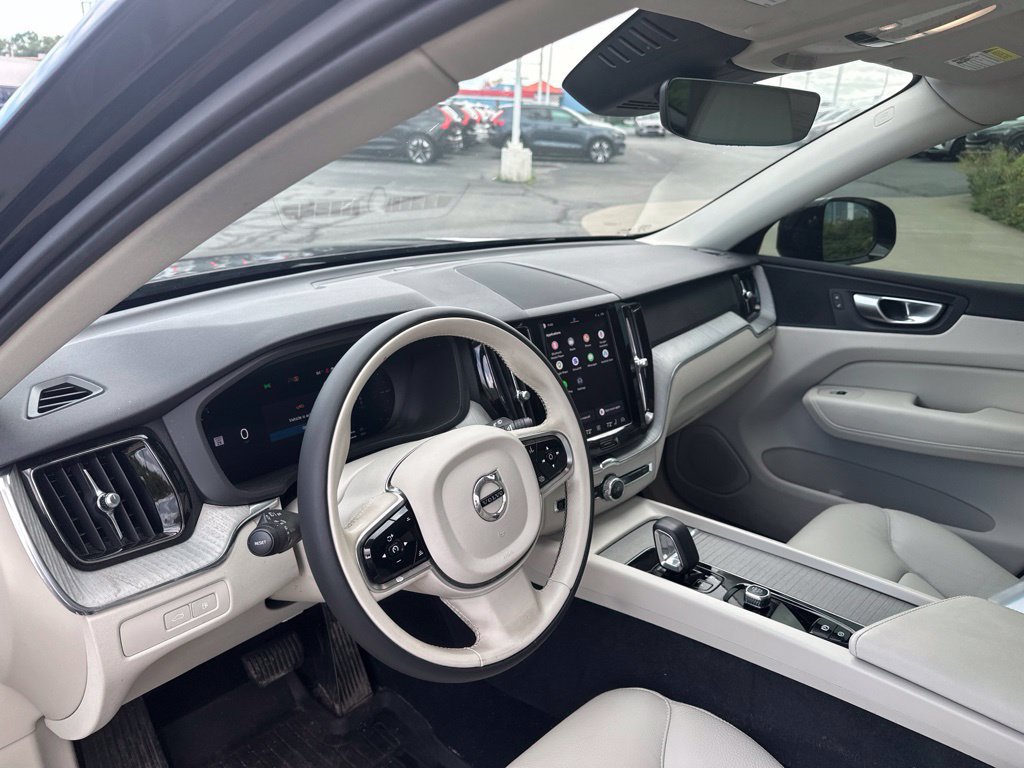 Certified 2025 Volvo XC60 T8 Plus w/ Protection Package Premier AWD/4WD image 17