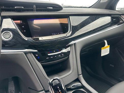 New 2025 Cadillac XT6 Premium Luxury w/ Technology Package image 24