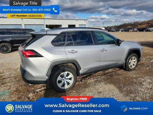 Used 2021 Toyota RAV4 LE image 4