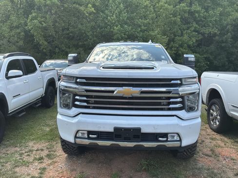 Used 2020 Chevrolet Silverado 3500 High Country w/ LPO, Hitch Package AWD/4WD image 2