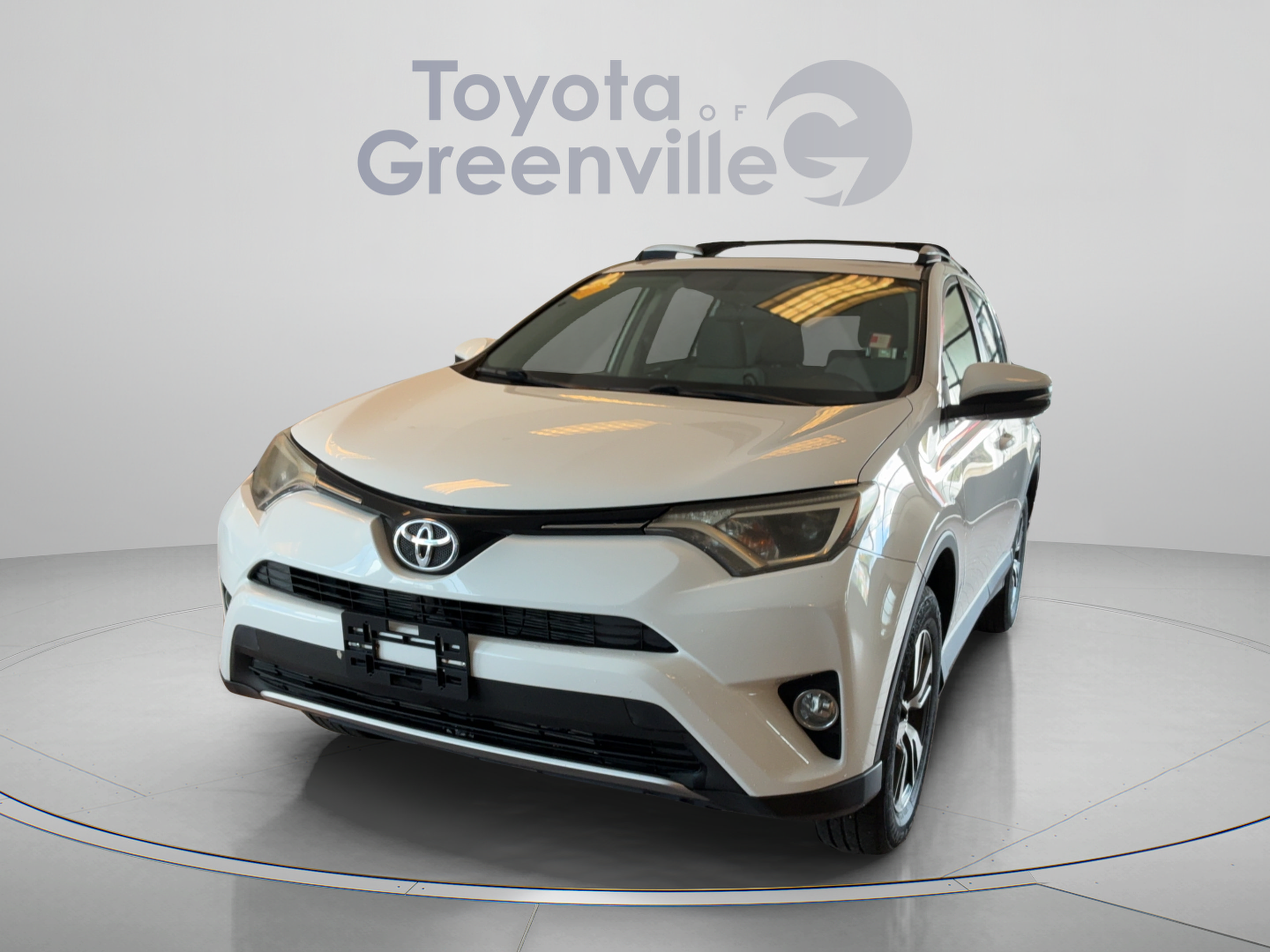 Used 2016 Toyota RAV4 XLE AWD/4WD image 1