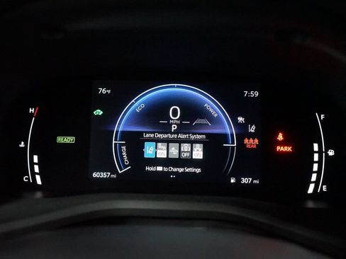 Used 2025 Toyota Camry SE FWD image 16