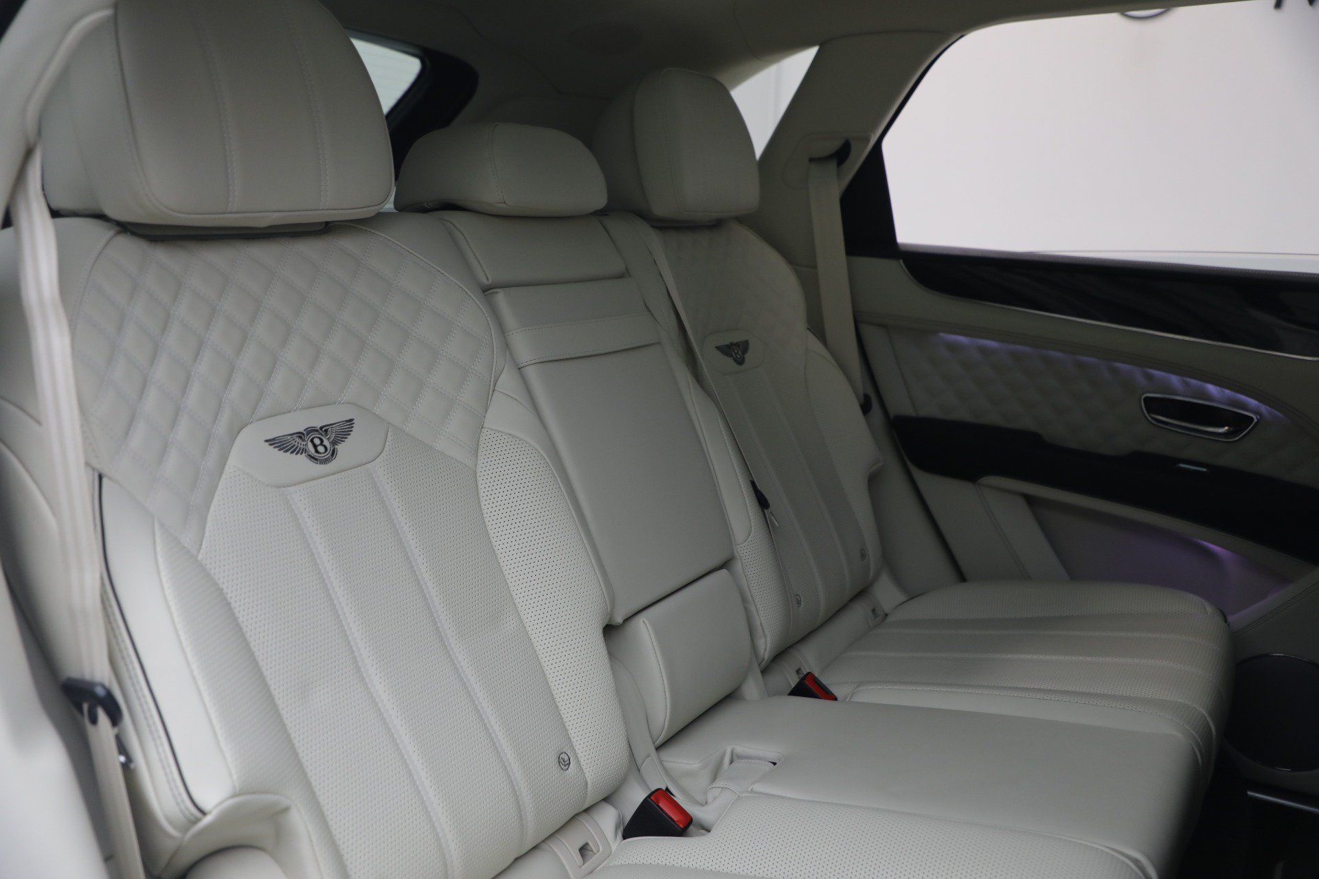 Certified 2022 Bentley Bentayga AWD/4WD image 31