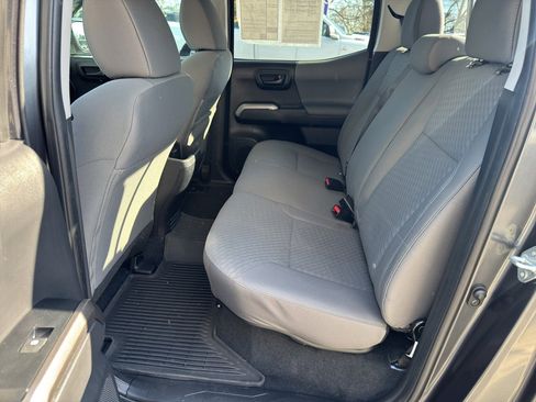 Used 2022 Toyota Tacoma SR5 image 22