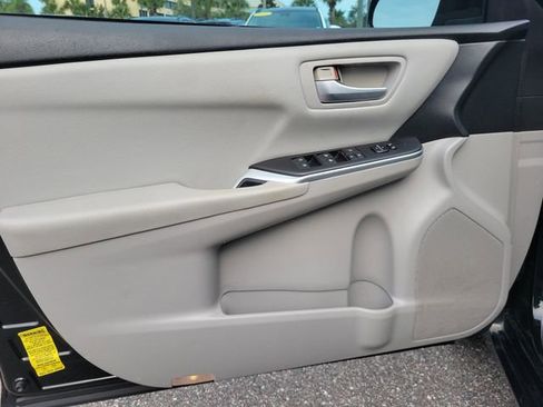 Used 2016 Toyota Camry LE image 17