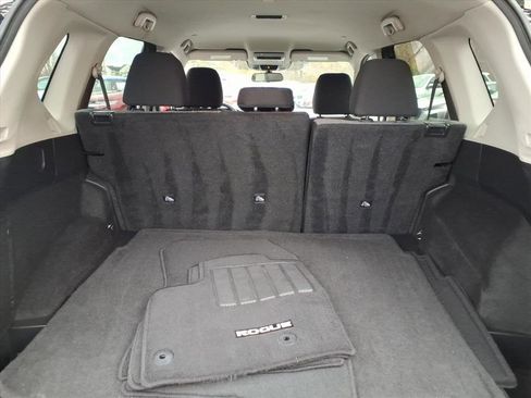 Used 2023 Nissan Rogue SV image 21