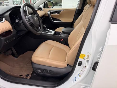 Used 2019 Toyota RAV4 Limited w/ Carpet Mat Package AWD/4WD image 12