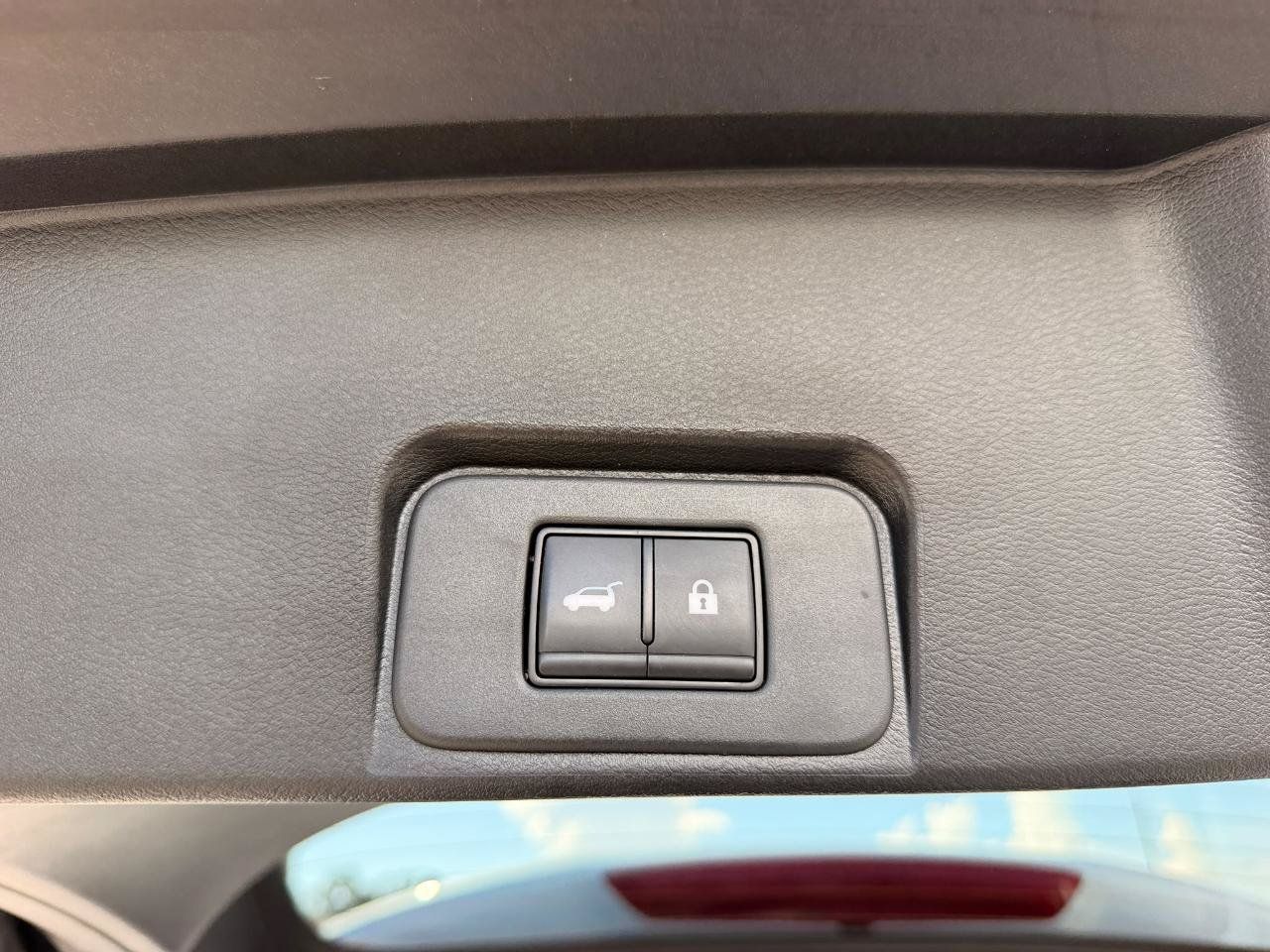 Used 2026 Nissan Rogue SL AWD/4WD image 29