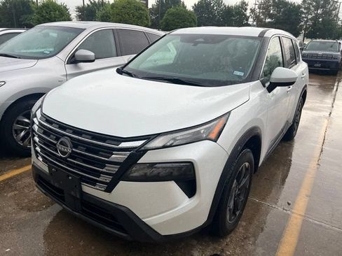 Used 2024 Nissan Rogue SV FWD image 1