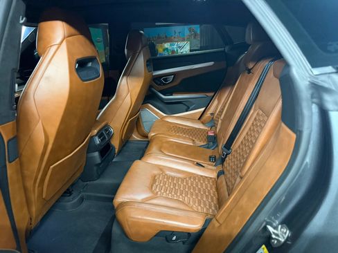 Used 2019 Lamborghini Urus AWD/4WD image 20