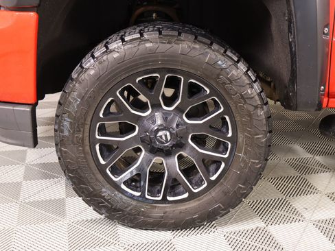 Used 2018 Chevrolet Silverado 1500 LT w/ Texas Edition image 17