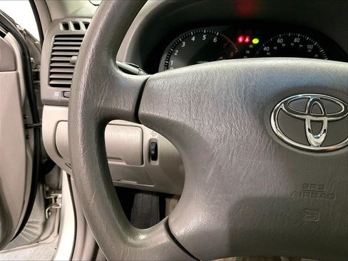 Used 2004 Toyota Camry LE FWD image 22