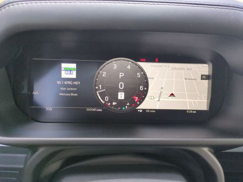 New 2026 Land Rover Defender 110 X-Dynamic SE image 18